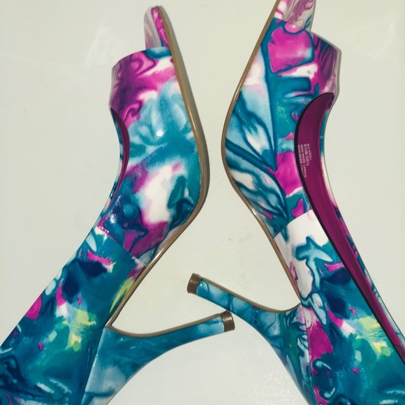 BCBGeneration Ariel Blue & Pink Tie Dye Heels - Picture 2 of 8